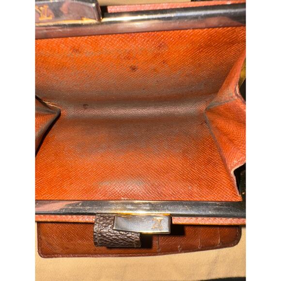 Louis Vuitton Kisslock Portefeuille Monogram Bifold Wallet and Dustbag - Picture 10 of 12